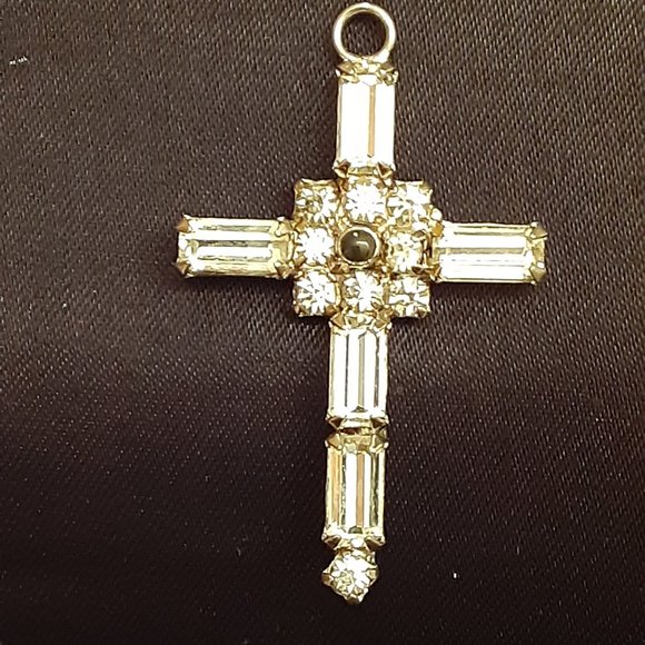 Jewelry - vintage Stanhope lords prayer cross